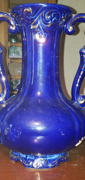 Blue vase with gold flowers - Picture 2 of 4